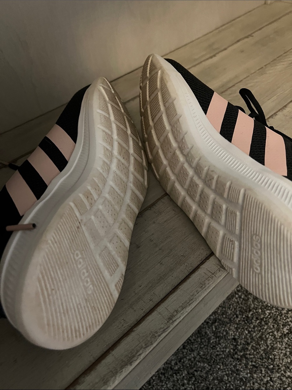 adidas 🖤💕 - Picture 4 of 6
